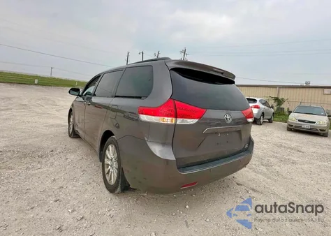 2013 Toyota Sienna Xle from USA, damaged, VIN 5TDDK3DC1DS062365